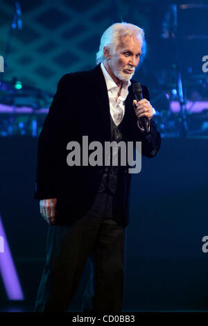 Apr 10, 2010 - Ledyard, Connecticut, U.S. - Singer KENNY ROGERS performs at Kenny Rogers: The First 50 Years at The MGM Grand at Foxwoods on April 10, 2010. (Credit Image: © Aviv Small/ZUMA Press) Stock Photo