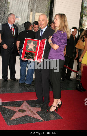 Sept. 4, 2008 - Hollywood, California, U.S. - I13674CHW.''HOWIE MANDEL'' HONORED WITH A STAR ON THE HOLLYWOOD WALK OF FAME .HOLLYWOOD BLVD,  HOLLYWOOD, CA  .09/04/08.HOWIE MANDEL AND WIFE TERRY SOIL.(Credit Image: Â© Clinton Wallace/Globe Photos/ZUMAPRESS.com) Stock Photo