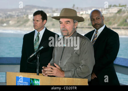 November 10, 2008, San Clemente, CA, USA Southern California Edison press conference at the end of San Clemente Pier announcing completion of a 175 acre Artificial Giant Kelp Reef- Speaking is PETER DOUGLAS, the Executive Director of the California Coastal Commission. At left is ROSS RIDENOURE, SCE  Stock Photo