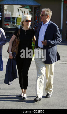 Malibu, 2008-3-17 / Actor GEORGE HAMILTON and girlfriend DR.BARBARA STURM shopping at the 'Planet Blue' store in Malibu. (Credit Image: © Laguna Images/ZUMA Press) Stock Photo