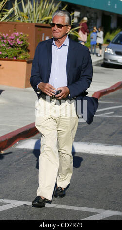 Malibu, 2008-3-17 / Actor GEORGE HAMILTON and girlfriend DR.BARBARA STURM shopping at the 'Planet Blue' store in Malibu. (Credit Image: © Laguna Images/ZUMA Press) Stock Photo