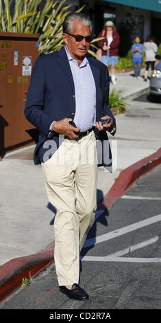 Malibu, 2008-3-17 / Actor GEORGE HAMILTON and girlfriend DR.BARBARA STURM shopping at the 'Planet Blue' store in Malibu. (Credit Image: © Laguna Images/ZUMA Press) Stock Photo