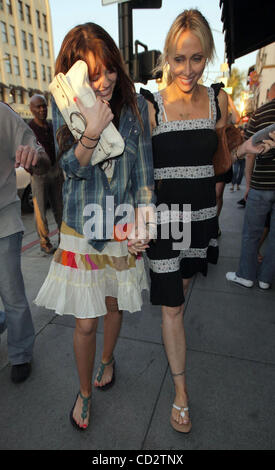 Pasadena, 2008-3-22 / Teen star MILEY CYRUS and her mother LETICIA out for lunch in Pasadena  (Credit Image: © Laguna Images/ZUMA Press) Stock Photo