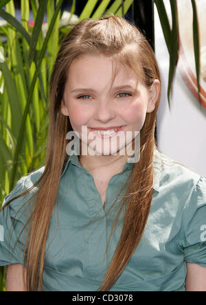 Mar 30, 2008 - Hollywood, California, USA - Actress ABIGAIL BRESLIN arriving at the 'Nim's Island' World Premiere held at the Mann Chinese Theatre. (Credit Image: © Lisa O'Connor/ZUMA Press) Stock Photo