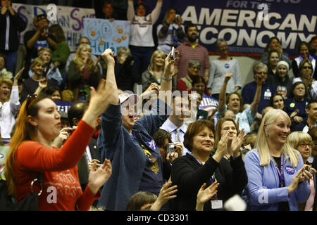 Apr 05, 2008 - Eugene, Oregon, USA - Supporters of democratic presidential candidate Hillary Clinton  cheer while she speaks during a campaign rally in the gym at South Eugene High School in Eugene, Ore., on Saturday, April 5, 2008. (Credit Image: © Robin Loznak/ZUMA Press) Stock Photo