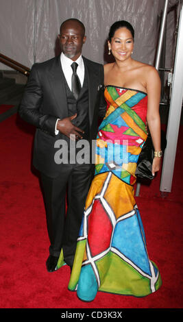 Djimon Honsou and Kimora Lee Simmons 