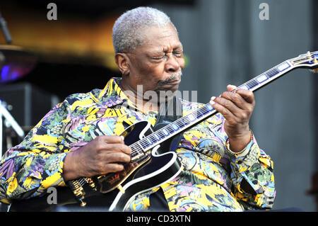 Jun 14, 2008 - Manchester, Tennessee, USA - Legendary Guitarist B.B. KING performs live as his current 2008 tour makes a stop at The Bonnaroo Music and Arts Festival. The four-day multi-stage camping festival attracts over 90,000 music fans and is held on a 700-acre farm in Tennessee.   Copyright 20 Stock Photo