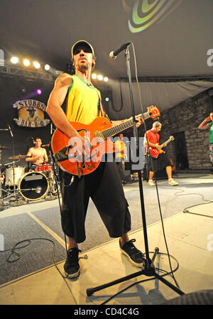 Sep 26, 2008 - Austin, Texas, USA - Singer/Guitarist MANU CHAO performs live as his 2008 tour makes a stop at Stubbs Bar B Que located in downtown Austin.   (Credit Image: ZUMApress.com) Stock Photo