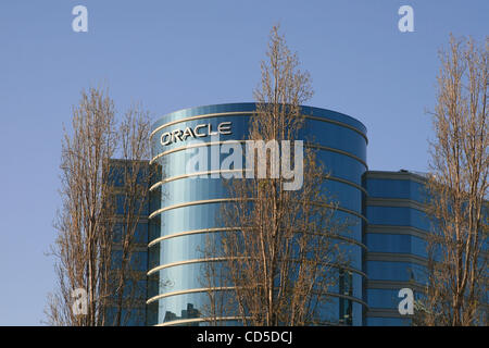 Apr 22, 2008 - Redwood Shores, California, USA - The headquarters of Oracle located in Redwood Shores, California, in Silicon Valley.  Photo shows impressive buildings, grounds, signs, logo, and lake at Oracle headquarters.  Led by Chief Executive Officer Larry Ellison, Oracle states that its busine Stock Photo