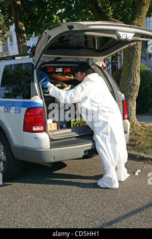 July 16, 2008 - New York, New York, U.S. - Christine & Mark Schwartz were found dead in their Marine Park Brooklyn home by their cleaning lady earlier today. N.Y.P.D. Detectives and Crime scene units investigate  Ã‚Â©  -   2008  7-16-2008  ..K58804BCO.(Credit Image: Â© Bruce Cotler/Globe Photos/ZUMA Stock Photo