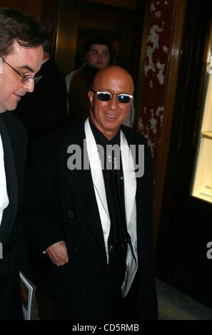 Mar. 11, 2003 - New York, New York, U.S. - K29542RM.THE 18TH ANNUAL ROCK AND ROLL HALL OF  FAME INDUCTION DINNER.AT THE  WALDORF  ASTORIA HOTEL IN  NEW YORK New York 03/10/2003.  /    2003.PAUL SCHAEFFER.(Credit Image: Â© Rick Mackler/Globe Photos/ZUMAPRESS.com) Stock Photo