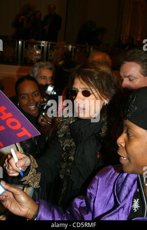 Mar. 11, 2003 - New York, New York, U.S. - K29542RM.THE 18TH ANNUAL ROCK AND ROLL HALL OF  FAME INDUCTION DINNER.AT THE  WALDORF  ASTORIA HOTEL IN  NEW YORK New York 03/10/2003.  /    2003..STEVEN TYLER(Credit Image: Â© Rick Mackler/Globe Photos/ZUMAPRESS.com) Stock Photo