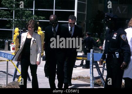 May 8, 2003 - New York, New York, U.S. - K30896ML.FILMING OF LAW AND ORDER: CRIMINAL INTENT IN New YorkN ISLAND, NEW YORK New York.05/08/2003.  /    2003..KATHRYN ERBE, COURTNEY B VANCE AND VINCENT D'ONOFRIO(Credit Image: Â© Mitchell Levy/Globe Photos/ZUMAPRESS.com) Stock Photo