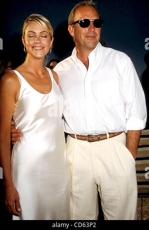 Aug. 13, 2003 - Hollywood, California, U.S. - I7883.OPEN RANGE PREMIERE AT THE ARCLIGHT CINEMAS HOLLYWOOD ,CA.08/11/2003.  /  /    2003.KEVIN COSTNER(Credit Image: Â© Phil Roach/Globe Photos/ZUMAPRESS.com) Stock Photo