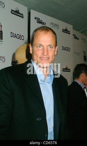 Sept. 8, 2003 - New York, New York, U.S. - K40275ML.PREMIERE OF ''AFTER THE SUNSET''.AT THE ZIEGFELD THEATRE IN NEW YORK New York .11/9/2004.   /     2004.WOODY HARRELSON(Credit Image: Â© Mitchell Levy/Globe Photos/ZUMAPRESS.com) Stock Photo