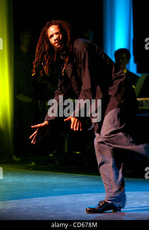 Sept. 17, 2003 - New York, New York, U.S. - K33026RM.GREGORY HINES TRIBUTE AT THE APOLLO THEATRE..HARLEM, NEW YORK New York..   /     2003.09/17/2003.SAVION GLOVER(Credit Image: Â© Rick Mackler/Globe Photos/ZUMAPRESS.com) Stock Photo