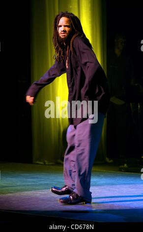 Sept. 17, 2003 - New York, New York, U.S. - K33026RM.GREGORY HINES TRIBUTE AT THE APOLLO THEATRE..HARLEM, NEW YORK New York..   /     2003.09/17/2003.SAVION GLOVER(Credit Image: Â© Rick Mackler/Globe Photos/ZUMAPRESS.com) Stock Photo