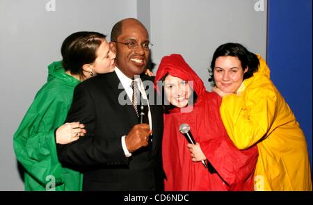 Jan. 29, 2004 - New York, New York, U.S. - K35185RM.MADAME TUSSAUDS WAX MUSEUM  LAUNCHES THE NEW AL ROKER INTERACTIVE WEATHER EXPERIENCE , NEW YORK New York  01/29/2004.   /     NEW  AL ROKER FANS WAX FIGURE(Credit Image: Â© Rick Mackler/Globe Photos/ZUMAPRESS.com) Stock Photo