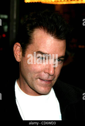 Mar. 25, 2004 - New York, New York, U.S. - K36315RM.CASTMEMBERS LEAVING SNEAK PREVIEW OF ''MATCH'' AT THE PLYMOUTH THEATRE , NEW YORK New York 03/25/2004.  /    RAY LIOTTA(Credit Image: Â© Rick Mackler/Globe Photos/ZUMAPRESS.com) Stock Photo