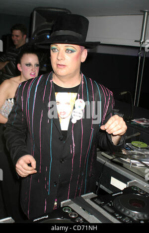 Apr. 28, 2004 - New York, New York, U.S. - K36894RM.TIA WILLIAMS BOOK PARTY FOR ''THE ACCIDENTAL DIVA'' AT THE 40/40 CLUB , NEW YORK New York 04/28/2004.  /    BOY GEORGE(Credit Image: Â© Rick Mackler/Globe Photos/ZUMAPRESS.com) Stock Photo