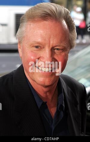 July 19, 2004 - New York, New York, U.S. - K38399RM.WORLD PREMIERE OF ''THE MANCHURIAN CANDIDATE'' AT CLEARVIEW CINEMA'S BEEKMAN THEATRE , NEW YORK New York  .07/19/2004.  /     2004.JON VOIGHT(Credit Image: Â© Rick Mackler/Globe Photos/ZUMAPRESS.com) Stock Photo