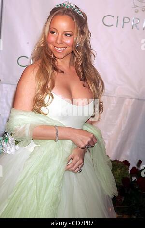 Nov. 4, 1998 - K13958JBB.BIRTHDAY PARTY FOR SEAN P DIDDY PUFF DADDY COMBS  AT CIPRIANI RESTAURANT NEW YORK CITY .11/04/1998. JOHN BARRETT/ MARIAH CAREY  AND DEREK JETER(Credit Image: © Globe Photos/ZUMAPRESS.com Stock