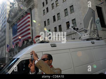 Oct 10, 2008 - Manhattan, New York, USA - Satellite trucks outside the New York Stock Exchange as the Dow Jones closes down 128 points to 8,451.19, following a roller coaster session, ending the worst week ever on Wall Street.  (Credit Image: Â© Bryan Smith/ZUMA Press) RESTRICTIONS:  * New York City Stock Photo