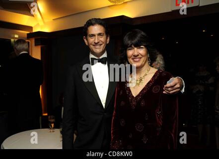 Nov. 21, 2008 - Washington, District of Columbia, U.S. - 11/21/08 The National Press Club-Washington DC..Christiane Amanpour of CNN receives the 4th Estate Award from the NPC.It  is the highest honor given by the club  to a journalist. Amanpour to pose with her husband, James Rubin .   -   2008..I13 Stock Photo