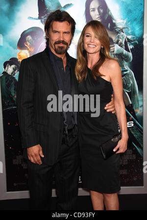 June 17, 2010 - Hollywood, California, U.S. - Jun 17, 2010 - Hollywood, California, USA - Actor JOSH BROLIN & DIANE LANE arriving to the 'Jonah Hex' LA Screening held at the Cinerama Dome Theatre. (Credit Image: © Lisa O'Connor/ZUMApress.com) Stock Photo