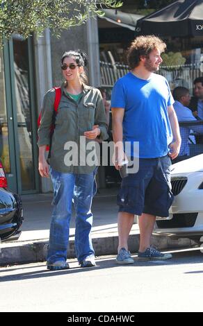Aug. 31, 2010 - Los Angeles, California, U.S. - SARAH SILVERMAN and boyfriend.have lunch at Joans on Third Cafe in West Hollywood 08-31-2010. 2010.K66232VP.(Credit Image: Â© V.P./Globe Photos/ZUMApress.com) Stock Photo