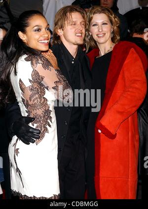 ROSARIO DAWSON BARRY PEPPER.K28081AR          SD1216.25TH HOUR-WORLD PREMIERE AT THE.ZIEGFELD THEATRE, NEW YORK New York.    /   2002(Credit Image: Â© Andrea Renault/Globe Photos/ZUMAPRESS.com) Stock Photo