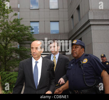 FORMER IMCLONE CEO SAMUEL WAKSAL IS SENTENCED TO SEVEN YEARS IN PRISON FOR HIS ROLE IN THE INSIDER TRADING SCANDAL. HE IS SEEN LEAVING FEDERAL COURT IN NEW YORK New York  06/10/2003.K31088AR.    /   SAM WAKSAL(Credit Image: Â© Andrea Renault/Globe Photos/ZUMAPRESS.com) Stock Photo