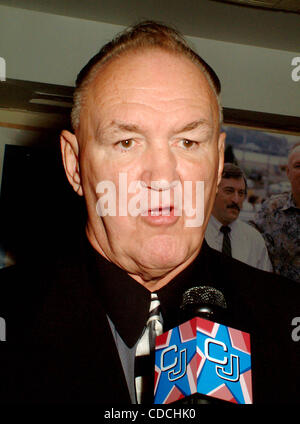 K34098ML.CHUCK WEPNER, A FORMER HEAVYWEIGHT BOXER HAS FILED A LAWSUIT AGAINST  SYLVESTER STALLONE. WEPNER CLAIMS HE WAS THE INSPIRATION FOR THE ROCKY CHARACTER AND THAT STALLONE OWES HIM MONEY FOR USING NAME IN PROMOTION OF THE ROCKY MOVIES. MICKEY MANTLE'S, NEW YORK New York 11/13/2003.  /    2003. Stock Photo