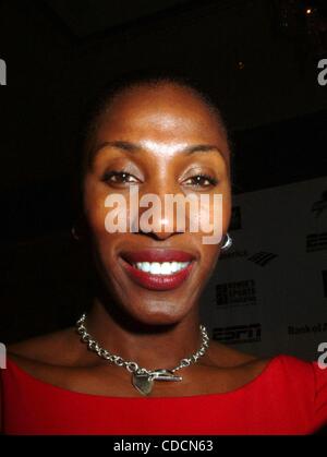 K33556ML  PRESS CONFERENCE FOR THE WOMEN'S SPORTS FOUNDATION AT WALDORF ASTORIA, NEW YORK New York 10/20/2003.  /    LISA LESLIE(Credit Image: Â© Mitchell Levy/Globe Photos/ZUMAPRESS.com) Stock Photo