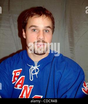 k28739ML  SD0129.''THE NINTH ANNUAL SKATE WITH THE GREATS''.BENEFIT FOR THE .RONALD MACDONALD HOUSE OF NEW YORK.ROCKEFELLER SKATING RINK, .ROCKEFELLER CENTER, NYC.  /    2003.RONALD PETRVICKY(Credit Image: Â© Mitchell Levy/Globe Photos/ZUMAPRESS.com) Stock Photo