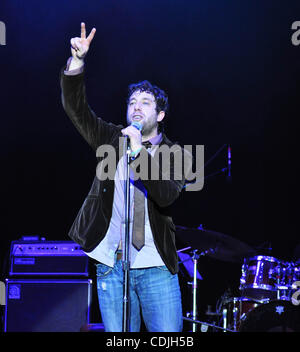 Feb 26, 2011 - Emporia, Virginia American Idol season 5 singer ELLIOTT YAMIN performs at the Greensville Performing Arts Center in Emporia. @ Tina Fultz/Zuma Press Stock Photo