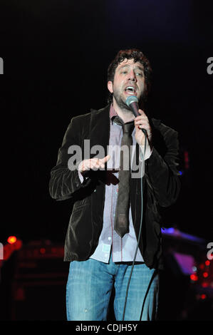 Feb 26, 2011 - Emporia, Virginia American Idol season 5 singer ELLIOTT YAMIN performs at the Greensville Performing Arts Center in Emporia. @ Tina Fultz/Zuma Press Stock Photo