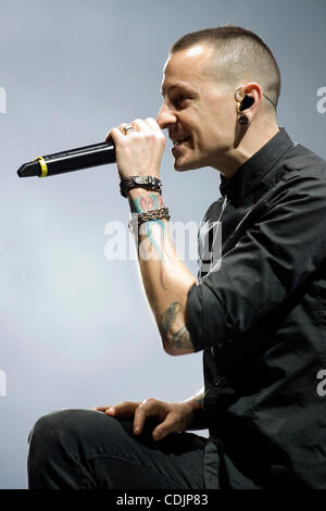 Feb. 28, 2011 - Phoenix, Arizona, United States of America - Chester Bennington of Linkin Park performs live on stage at the US Airways Center in Phoenix, Arizona during their 2011 A Thousand Suns tour. (Credit Image: © Gene Lower/Southcreek Global/ZUMAPRESS.com) Stock Photo