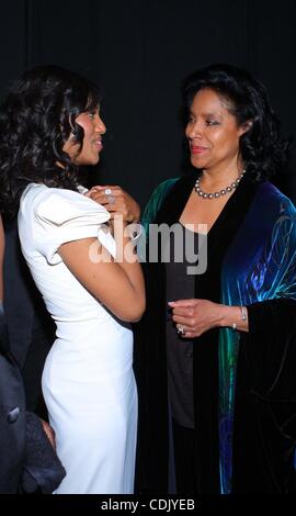 Mar. 4, 2011 - Los Angeles, California, U.S. - Phylicia Rashad, Kerry Washington.The 42nd NAACP IMAGE AWARDS - backstage  held at The Shrine Auditorium,Los Angeles,CA. March 4 - 2011.  K67751TL(Credit Image: Â© TLeopold/Globe Photos/ZUMAPRESS.com) Stock Photo