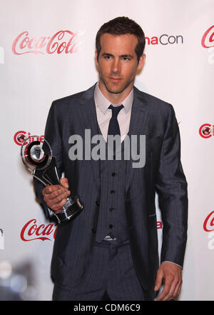 Mar. 31, 2011 - Las Vegas, Nevada, U.S. - Ryan Reynolds arrives for the CinemaCon 2011 Awards Dinner at Caesars Palace. (Credit Image: © Lisa O'Connor/ZUMAPRESS.com) Stock Photo