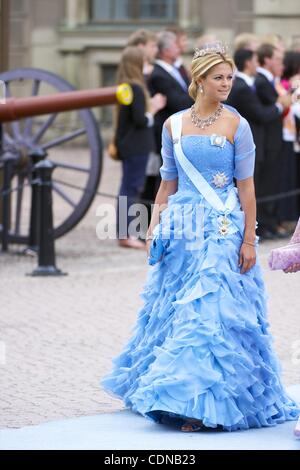 Queen Silvia, Daniel Westling And Crown Princess Victoria Crown 