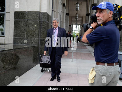 June 27, 2011 - Orlando, Florida, U.S. - Prosecutor JEFF ASHTON walks to the entrance of the Orange County Courthouse during the Casey Anthony murder trial. Casey Anthony is charged with killing her two-year-old daughter Caylee in 2008. (Credit Image: &#169; Phelan Ebenhack/ZUMAPRESS.com) Stock Photo