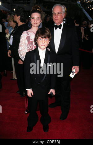 July 20, 2011 - Hollywood, California, U.S. - K4317LR.RICHARD DREYFUSS w/ Kids.68th Academy Awards. 1996(Credit Image: © Lisa Rose/Globe Photos/ZUMAPRESS.com) Stock Photo