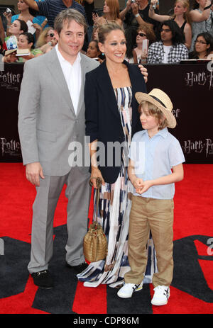 July 11, 2011 - New York, NY, U.S - Matthew Broderick and Sarah Jessica Parker pose with their son James Wilke Broderick at the  'Harry Potter And The Deathly Hallows: Part 2'  New York Premiere which took place at Lincoln Center. (Credit Image: © Dan Herrick/ZUMAPRESS.com) Stock Photo