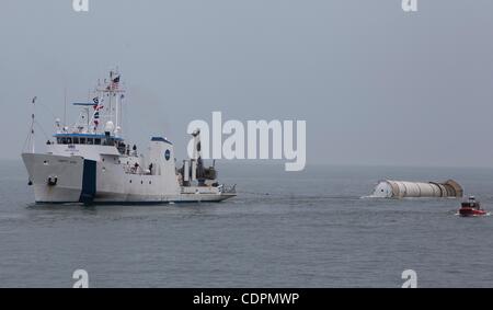 Jul 10, 2011 - Cape Canaveral, Florida, U.S. - MV Liberty Star passes by Jetty Park as she returns to Port Canaveral with the first of space shuttle Atlantis's two solid rocket boosters just before noon (Credit Image: © Joel Kowsky/ZUMApress.com) Stock Photo