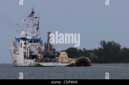 Jul 10, 2011 - Cape Canaveral, Florida, U.S. - MV Liberty Star heads down the Banana River towards Cape Canaveral Air Force Station with the first of space shuttle Atlantis's two solid rocket boosters (Credit Image: © Joel Kowsky/ZUMApress.com) Stock Photo