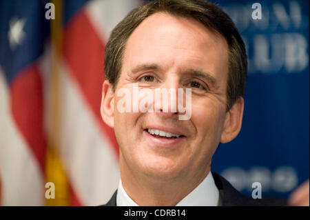 FILE PHOTO - Former Minnesota Governor TIM PAWLENTY opened his bid for the Republican presidential nomination in Des Moines, Iowa with a critique of Presiden Obama. Pawlenty claims to be the candidate who can unify the party and win back the White House. PICTURED - Jan. 13, 2011 - Washington, Distri Stock Photo