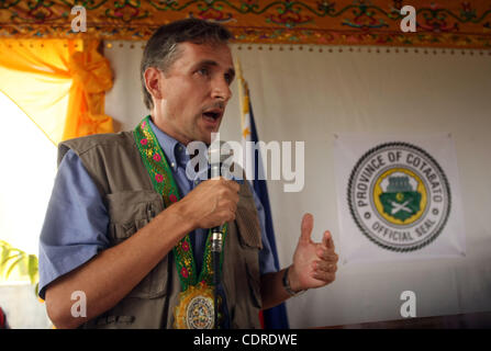 May 4, 2011 - Aleosan, North Cotabato, Philippines - UN WFP country director STEPHEN ANDERSON is seen during the launching of his agency and Manila government iron fortified rice campaign in the township of Aleosan, North Cotabato in the troubled southern Philippines. The U.N. World Food Programme a Stock Photo