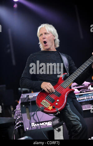 June 25, 2011 - Los Angeles, CA, USA - Musician, TIM ARCHIBALD, bassist for ERNIE AND THE AUTOMATICS, performing live at the Greek Theatre, Los Angeles, CA, USA.  ..Credit Image:  cr  Scott Mitchell/ZUMA PRESS (Credit Image: © Scott Mitchell/ZUMAPRESS.com) Stock Photo