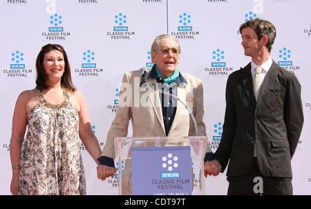 Apr 30, 2011 - Los Angeles, California, USA - Actor PETER O'TOOLE and family KATE O'TOOLE, LORCAN O'TOOLE  at his Hand & Footprint Ceremony, Grauman's Chinese Theater, Hollywood. (Credit Image: © Jeff Frank/ZUMAPRESS.com) Stock Photo